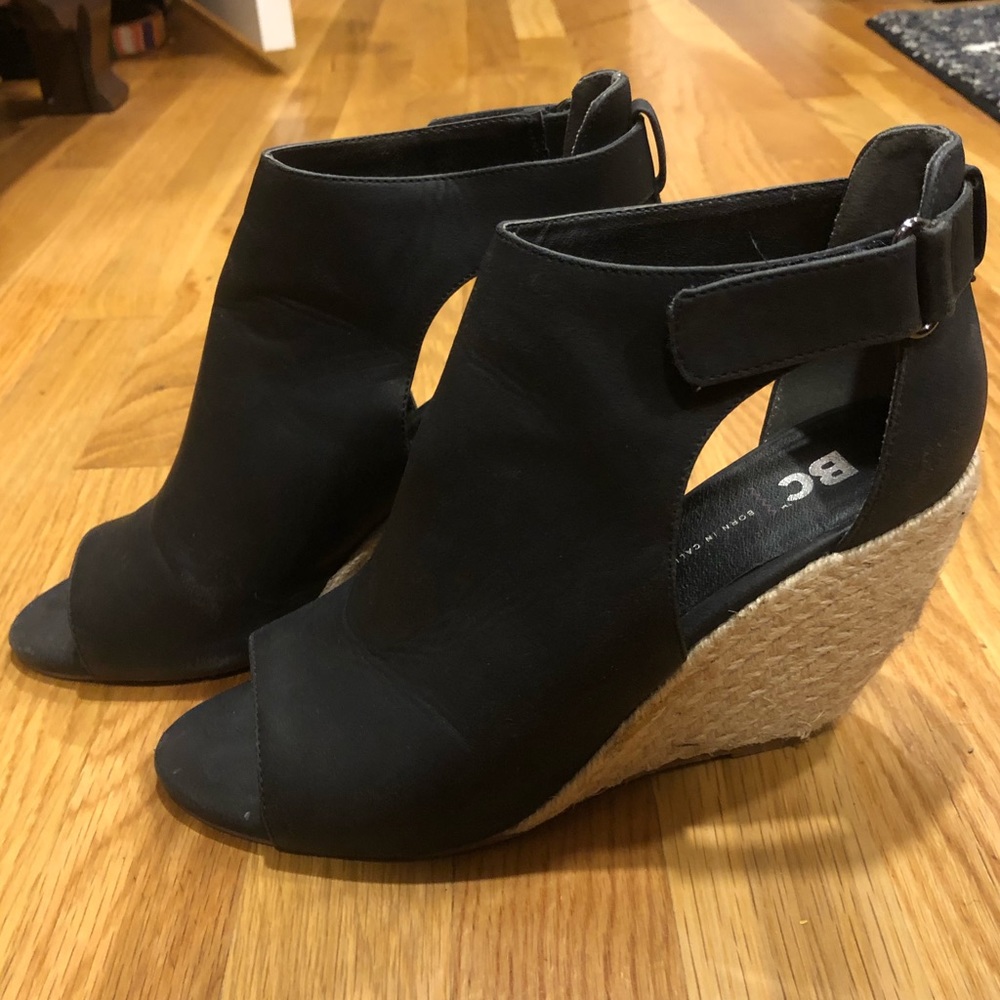 BC Platform Sandals